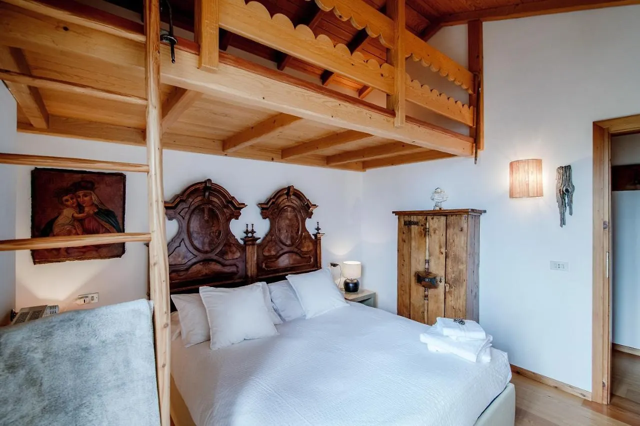 Charming Mountain Penthouse Appartement Aprica 0*,  Italië